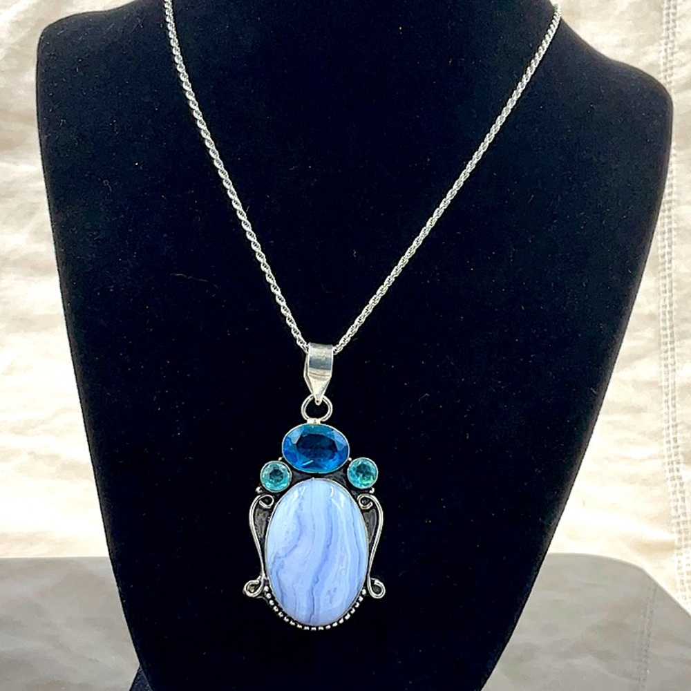 Vtg.18”Sterling Silver Necklace With Sterling Silver Pendant